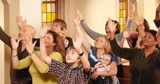 Are Christians Required to Lift Up Holy Hands?